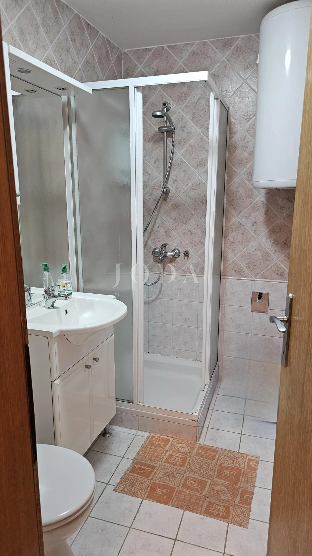 kuća u nizu sa 4 apartmana i balkonom,vrsar centar - slika 18