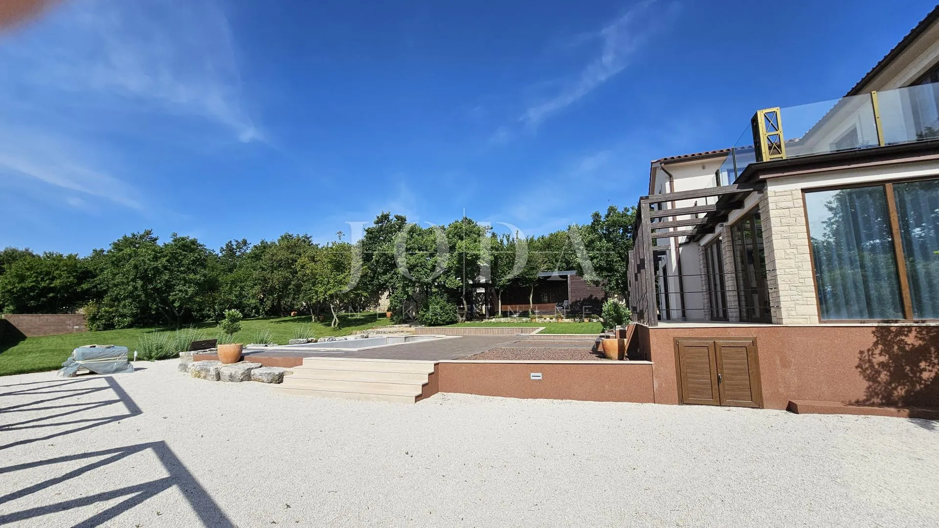 prekrasna villa sa bazenom i prostranom okućnicom,barban okolica - slika 37