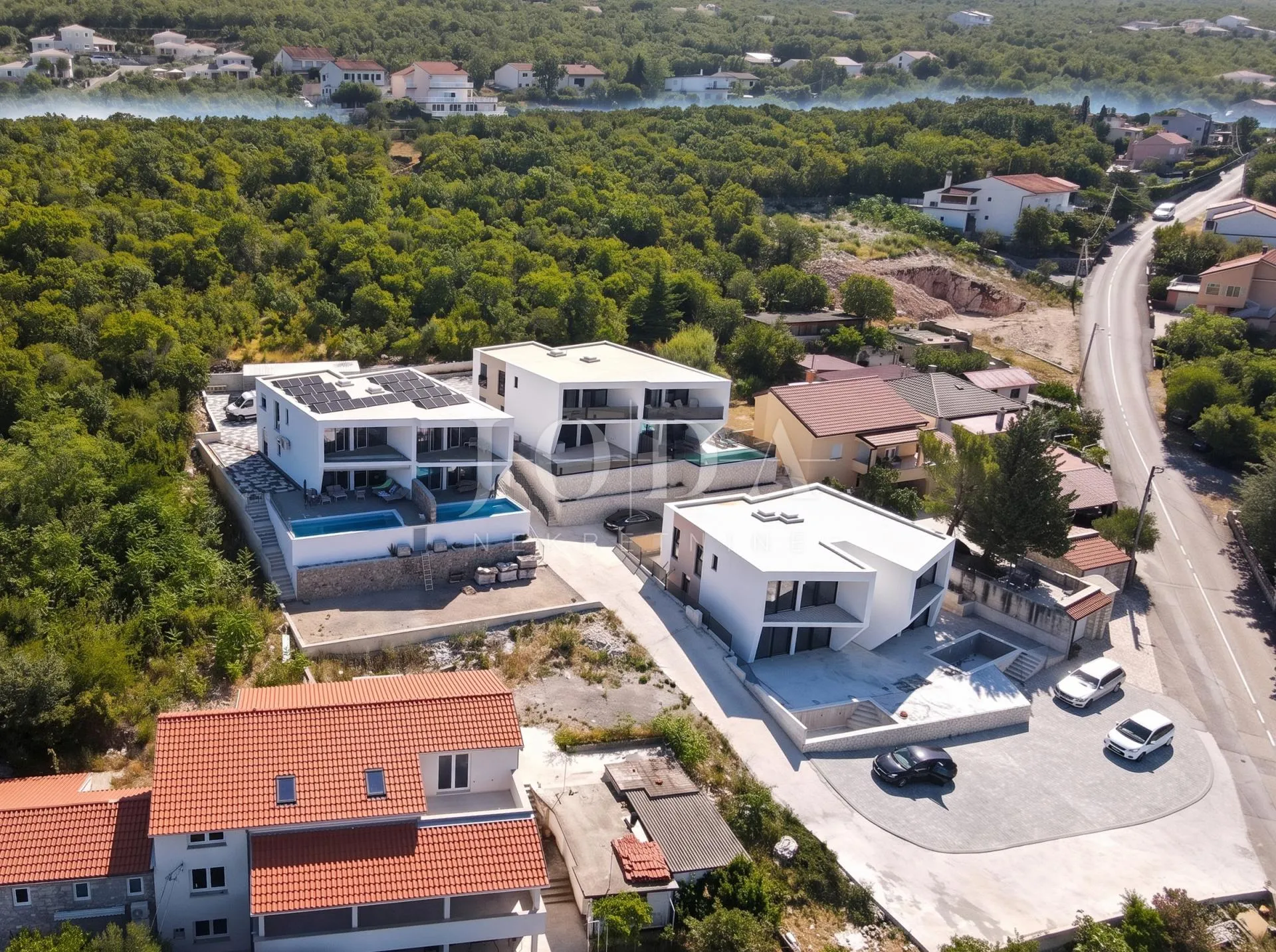 jadranovo, moderna dvojna kuća s bazenom - slika 73