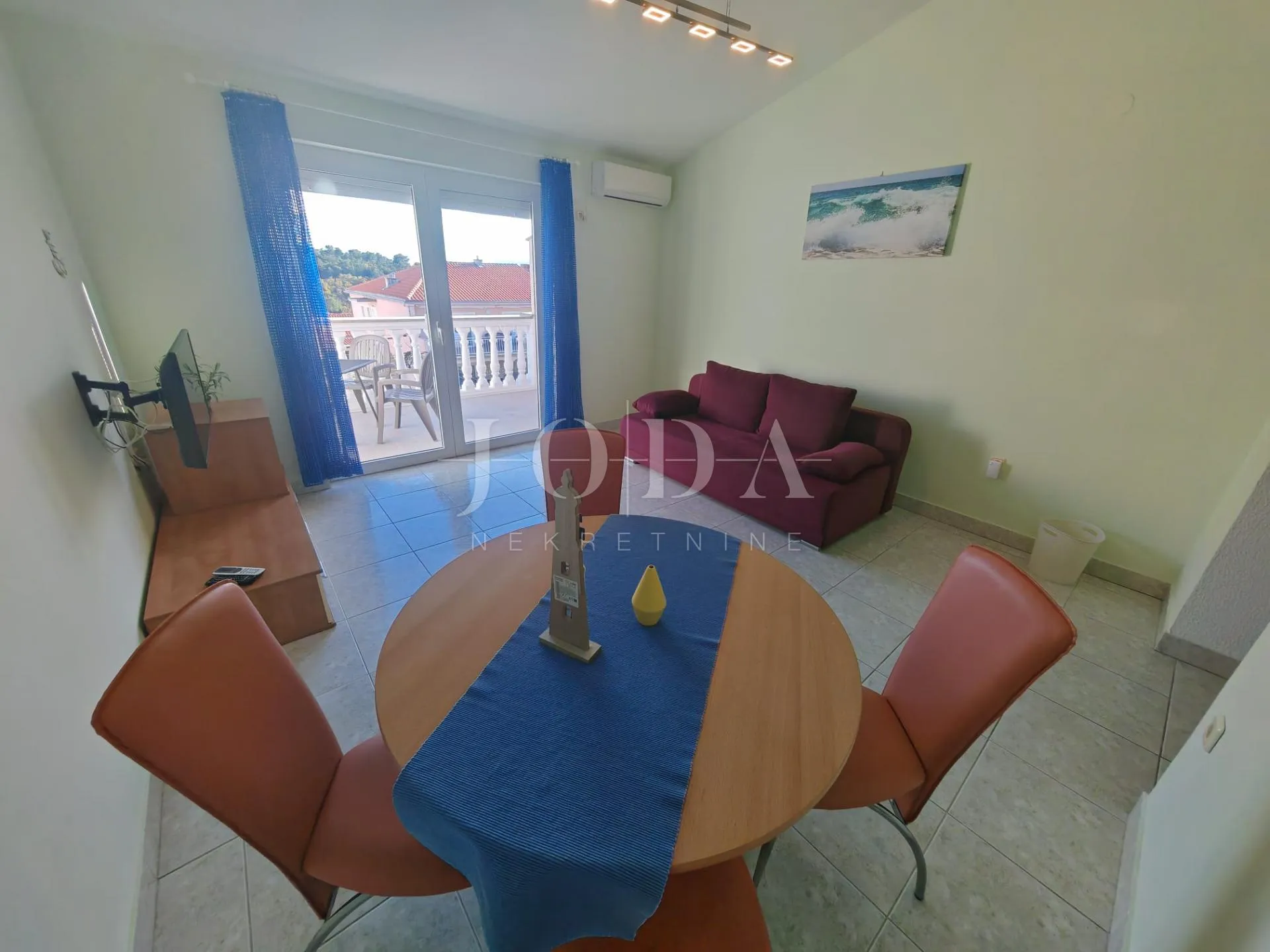 etaža sa dva stana 200m od mora - slika 14