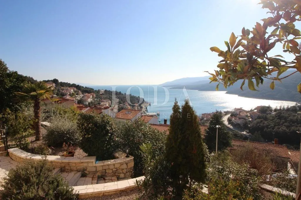 rabac, kuća sa četiri stambene jedinice, te predivnim pogledom na more - slika 6