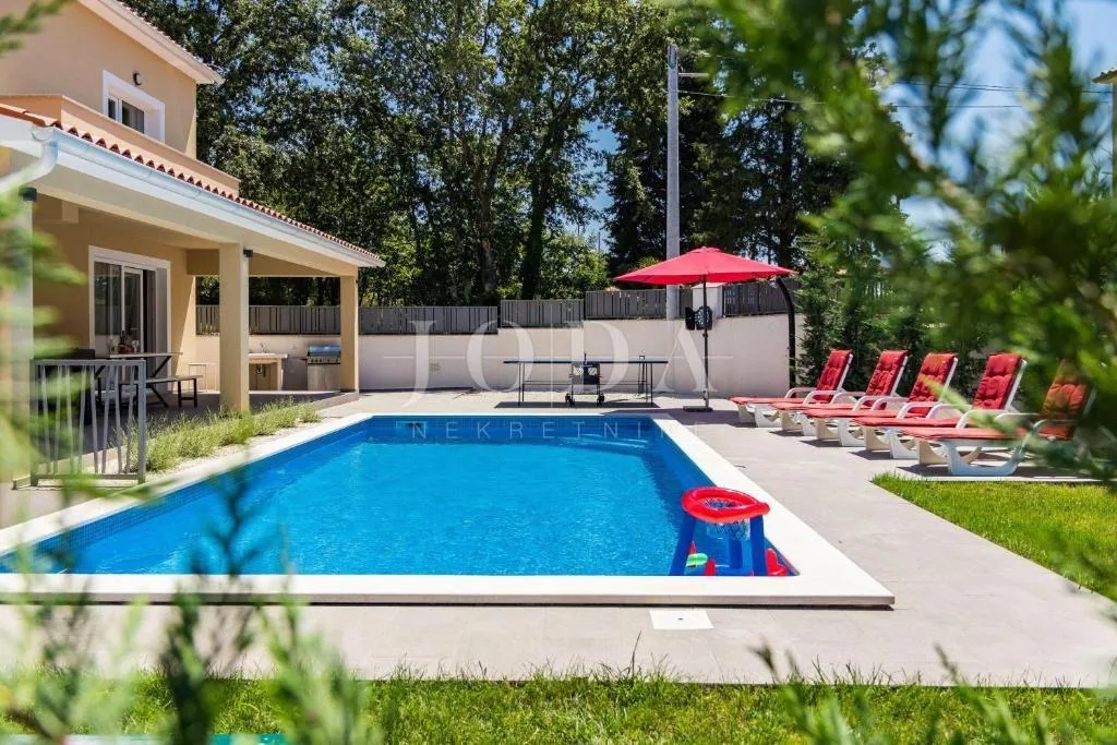 svetvinčenat, okolica, moderna villa sa bazenom - slika 5