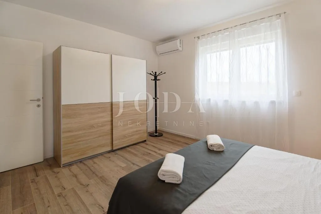 buje, okolica, prekrasna kuća za odmor sa bazenom - slika 21