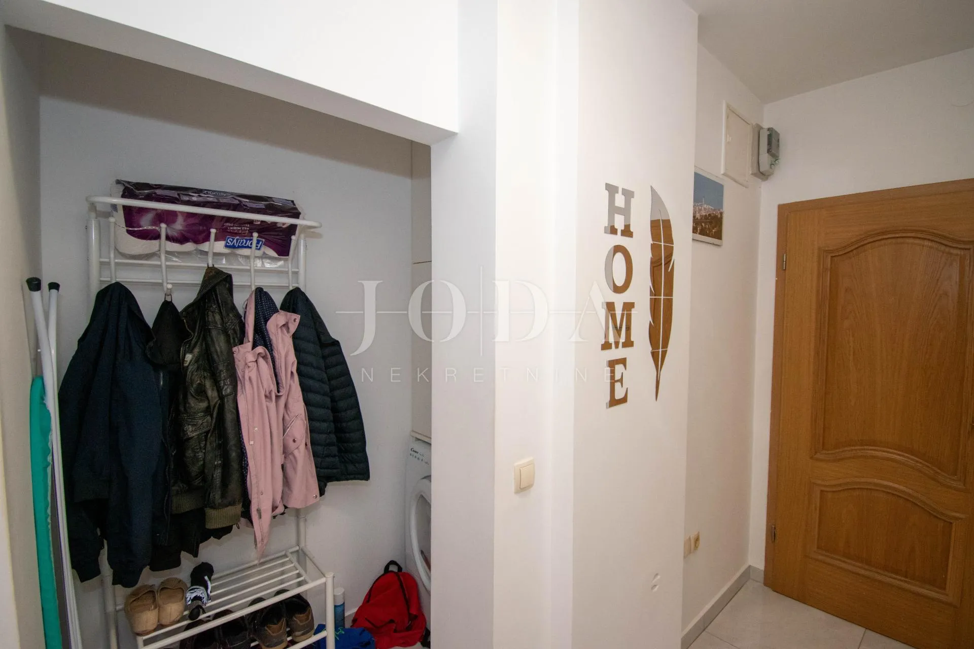 crikvenica-dvosobni stan širi centar - slika 8