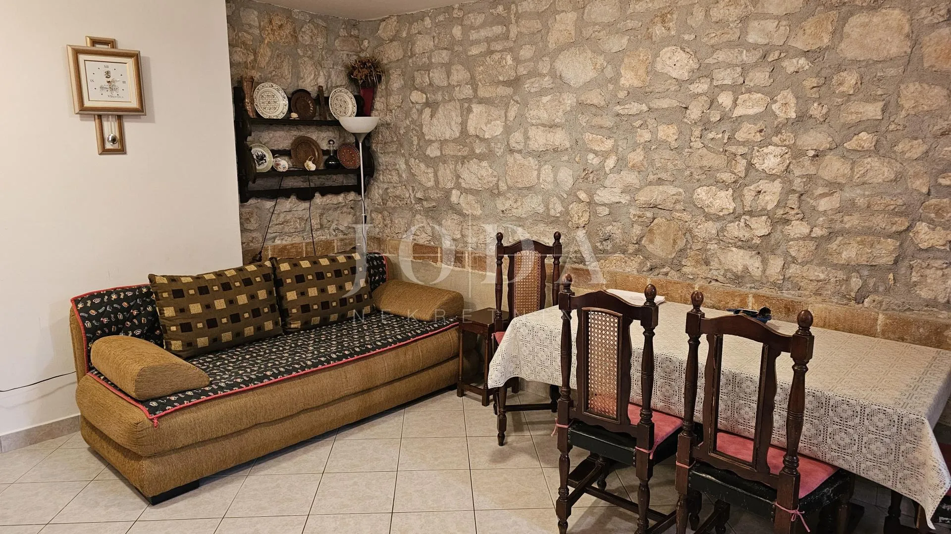 kuća u nizu sa 4 apartmana i balkonom,vrsar centar - slika 5