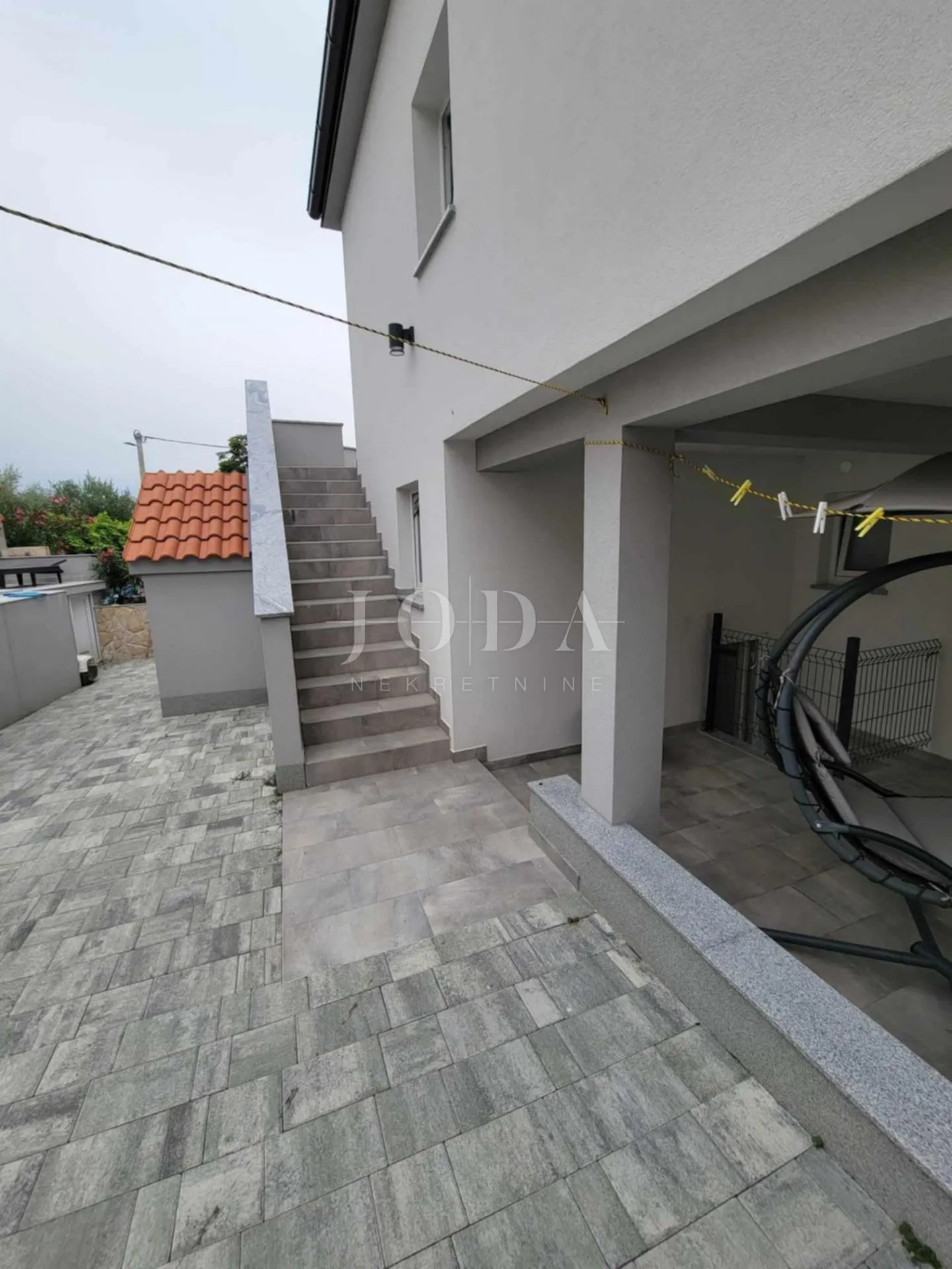 šilo kuća sa 3 apartmana - slika 13