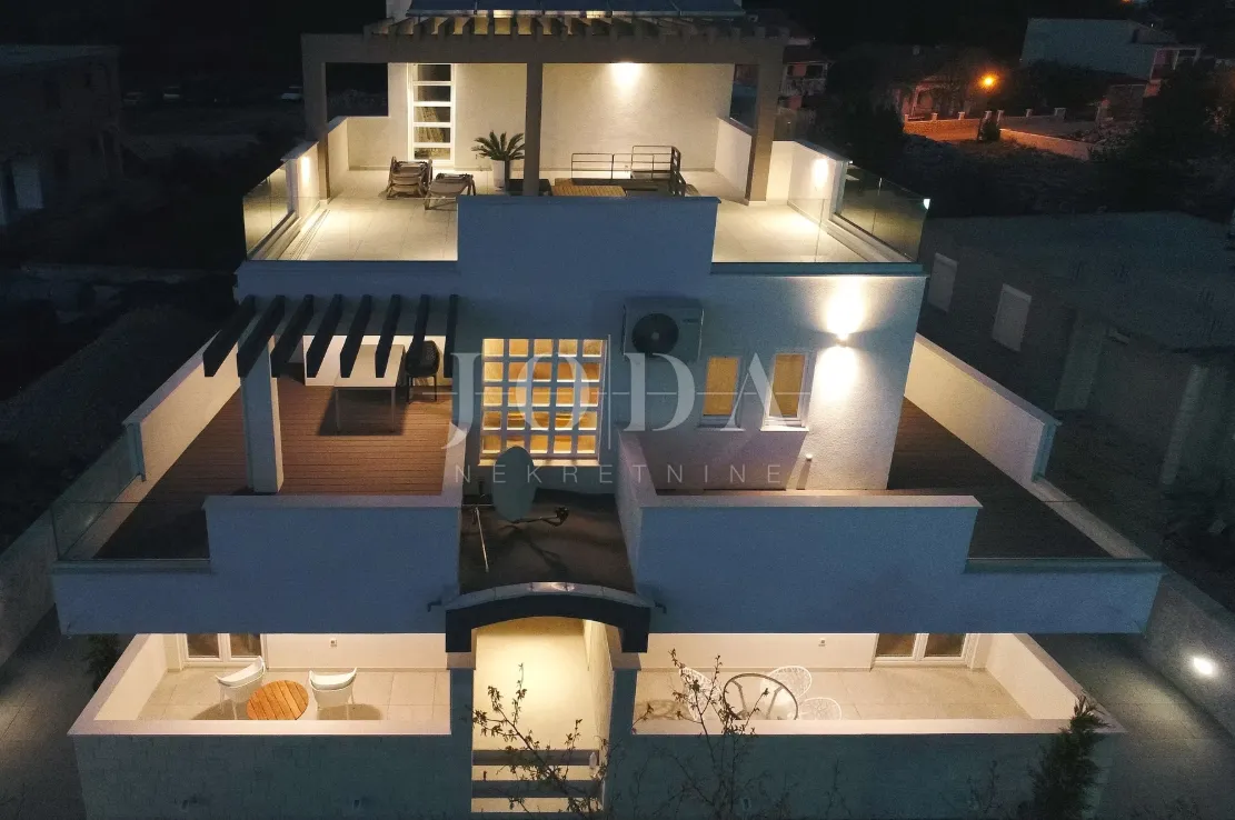 seline, starigrad - luksuzna villa s bazenom - slika 64