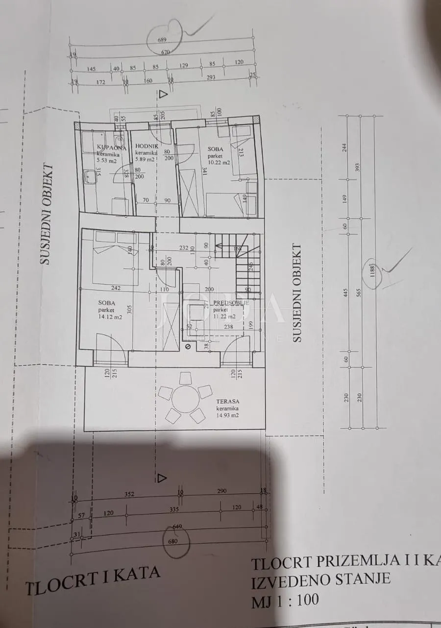 šmrika kuća sa bazenom - slika 38