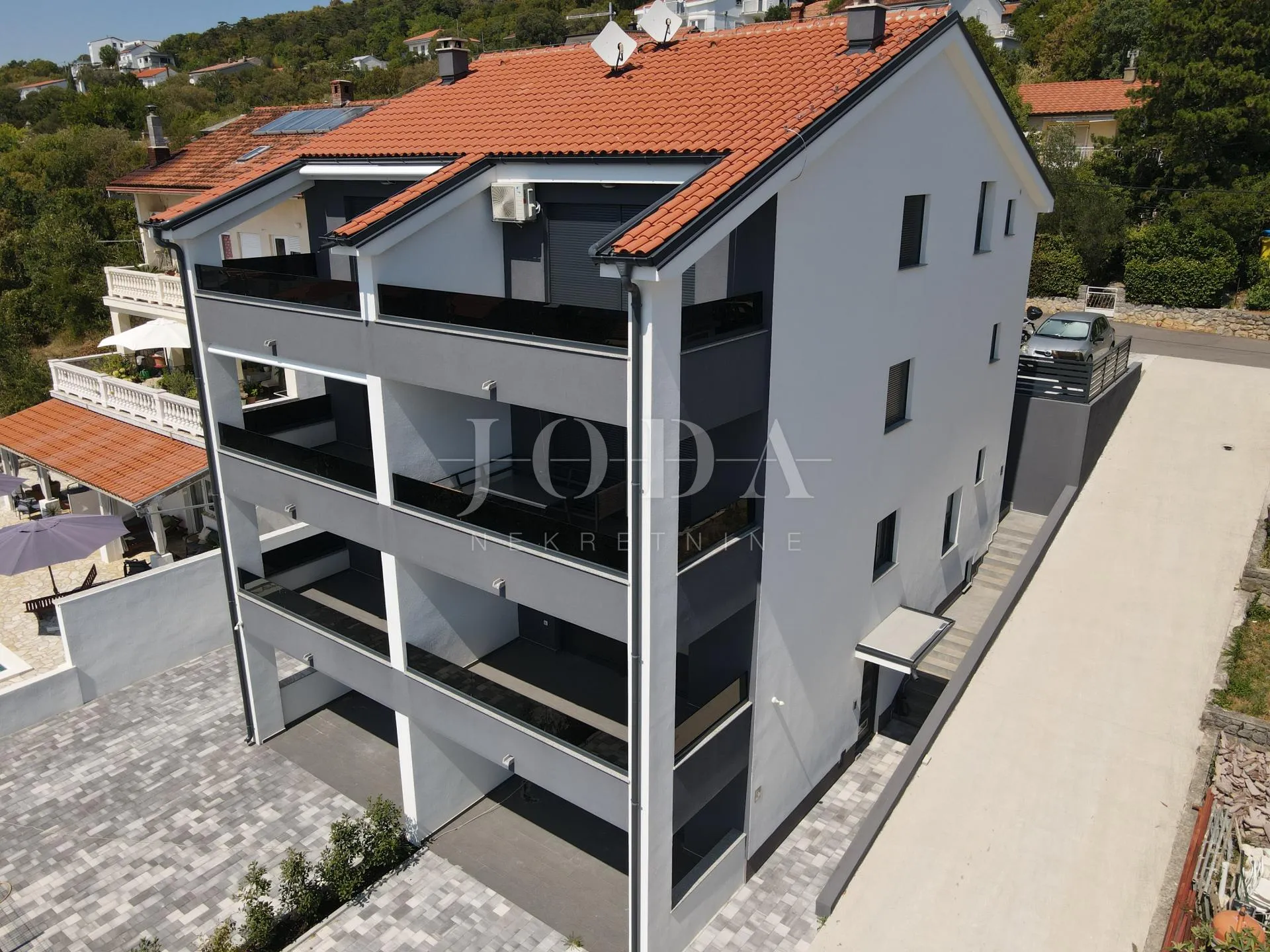 dramalj dvoetažni apartman u novogradnji - slika 9