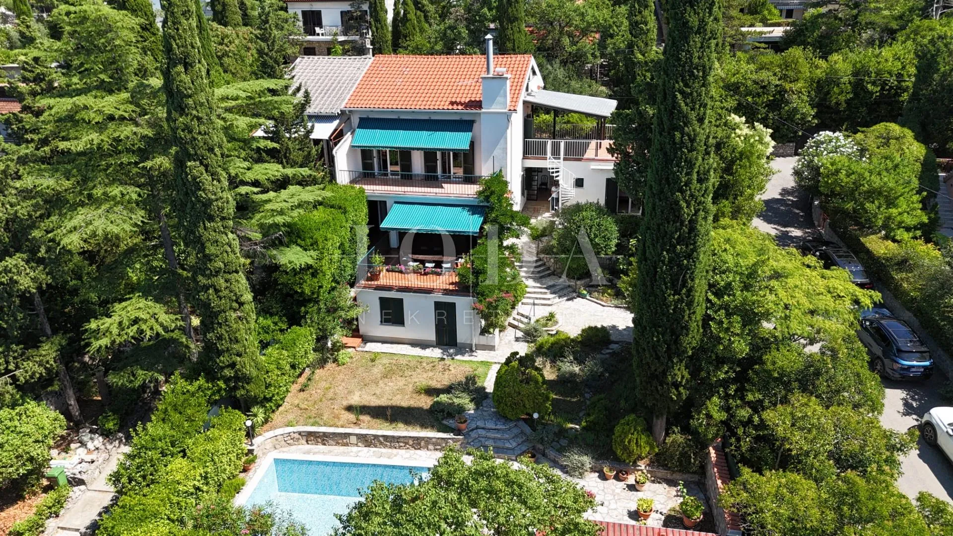 obiteljska kuća na top lokaciji - slika 17