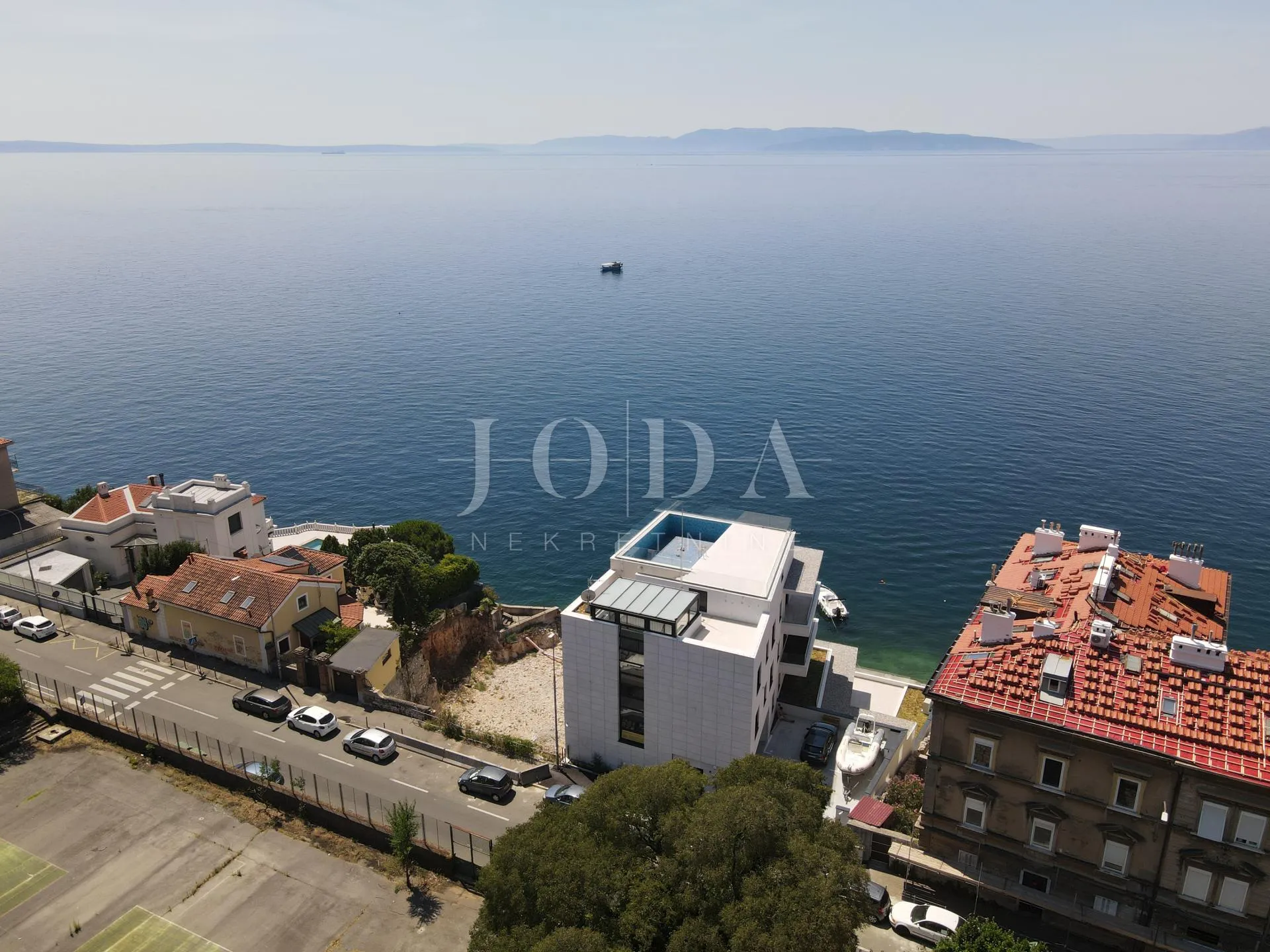 rijeka – pećine | luksuzan stan na 1. katu, prvi red do mora - slika 14