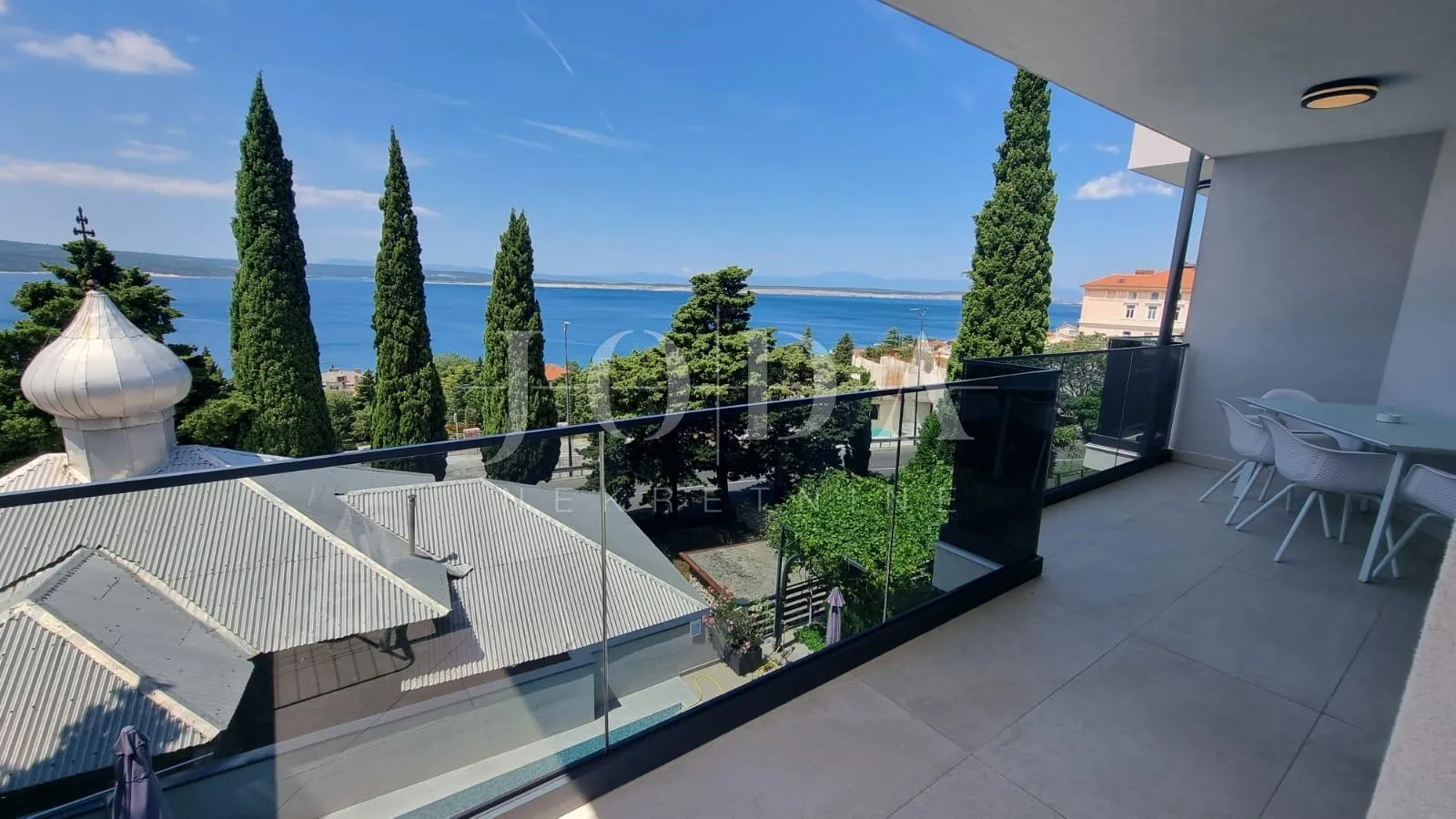 crikvenica, kuća sa osam apartmana - slika 17