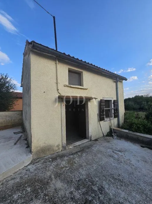 obiteljska kuća sa 2 objekta i šternom,barban okolica - slika 4