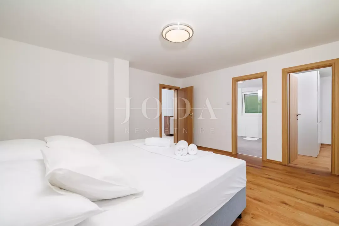 tribalj kuća 600m2 sa bazenom - slika 28