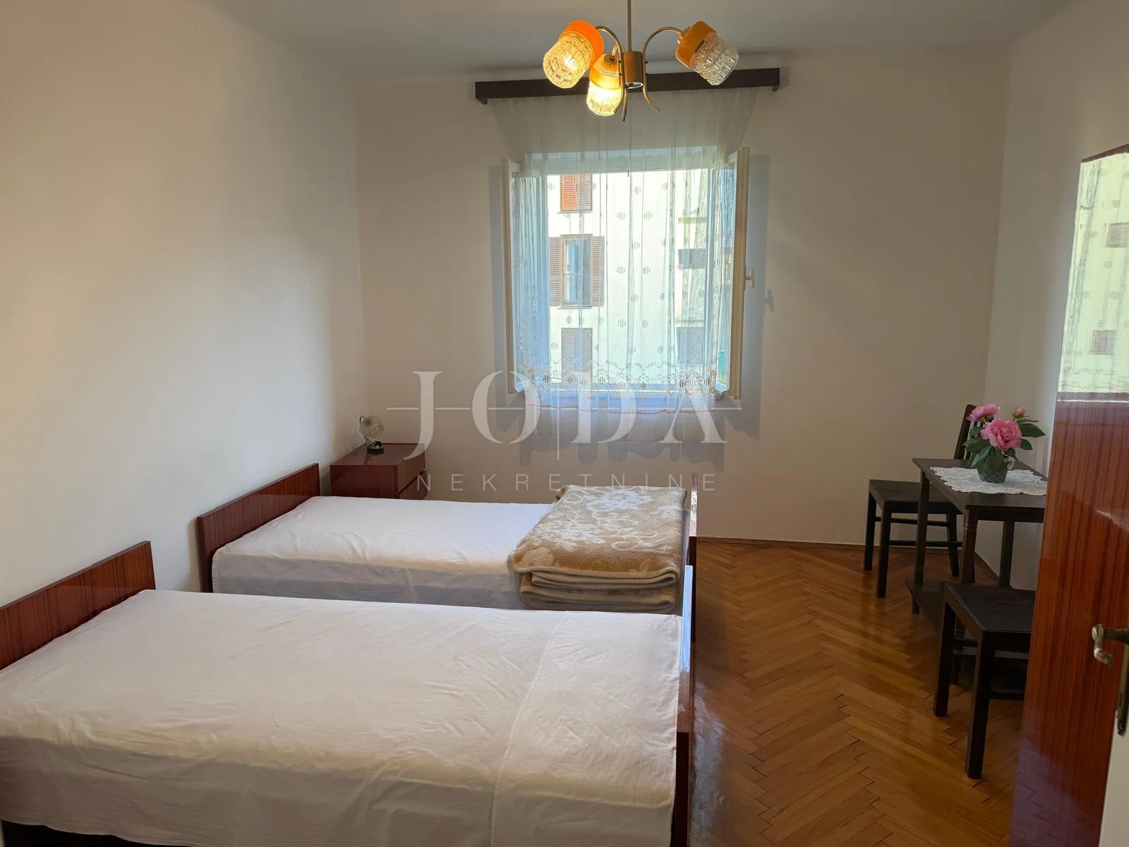 stan na prvom katu kuće s velikim vrtom – lovran - slika 14