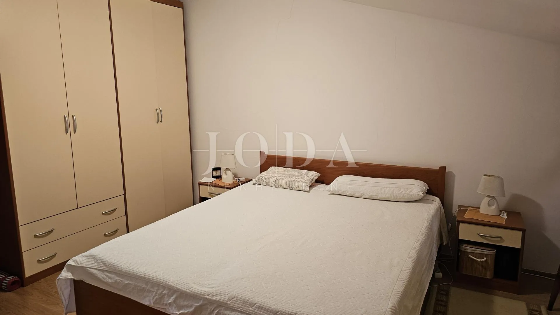 kuća u nizu sa 4 apartmana i balkonom,vrsar centar - slika 21