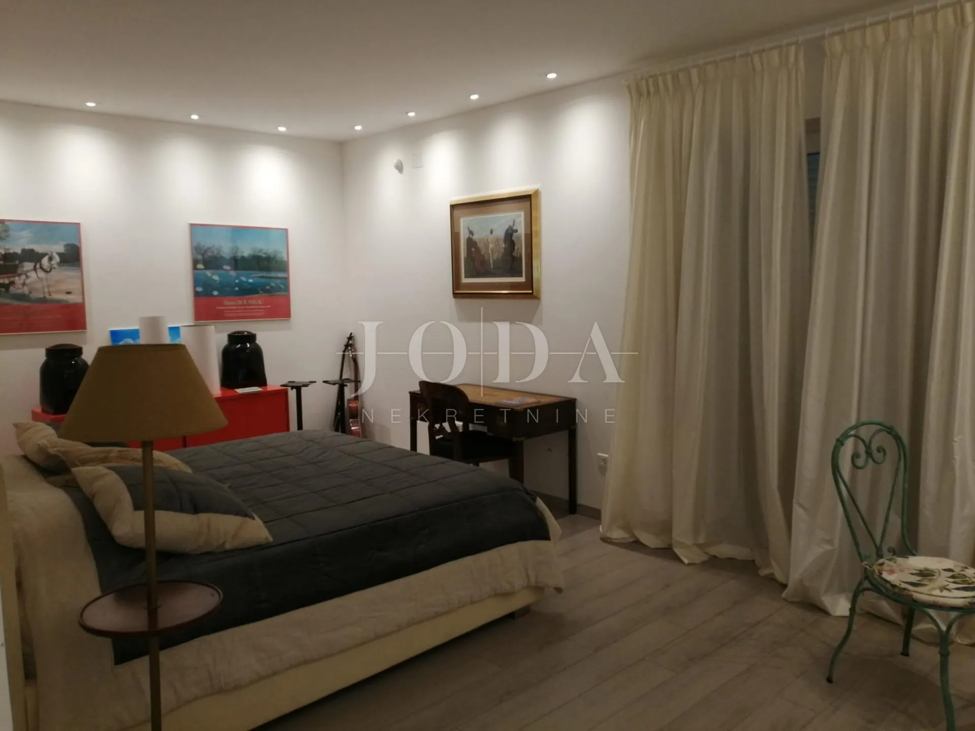2 vile s bazenom + poslovni prostor na jednoj parceli od 2.700 m2 - slika 53