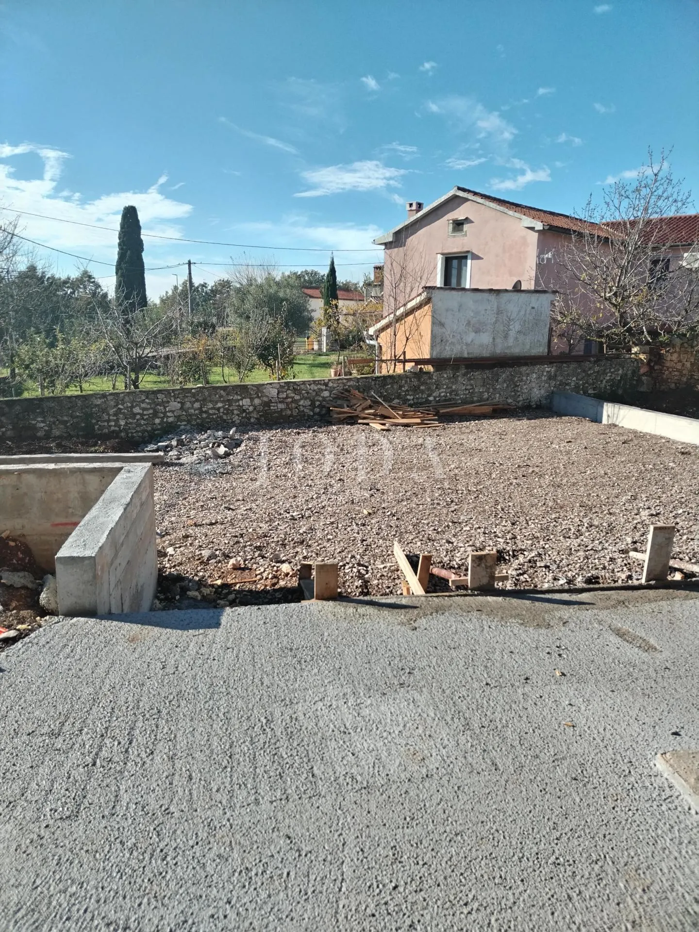 barban, okolica, dvije kuće za adaptaciju sa bazenom - slika 8