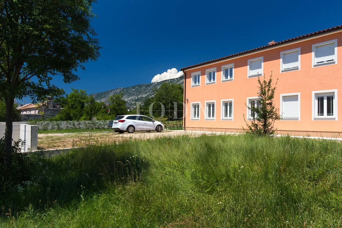 tribalj kuća s bazenom - slika 46