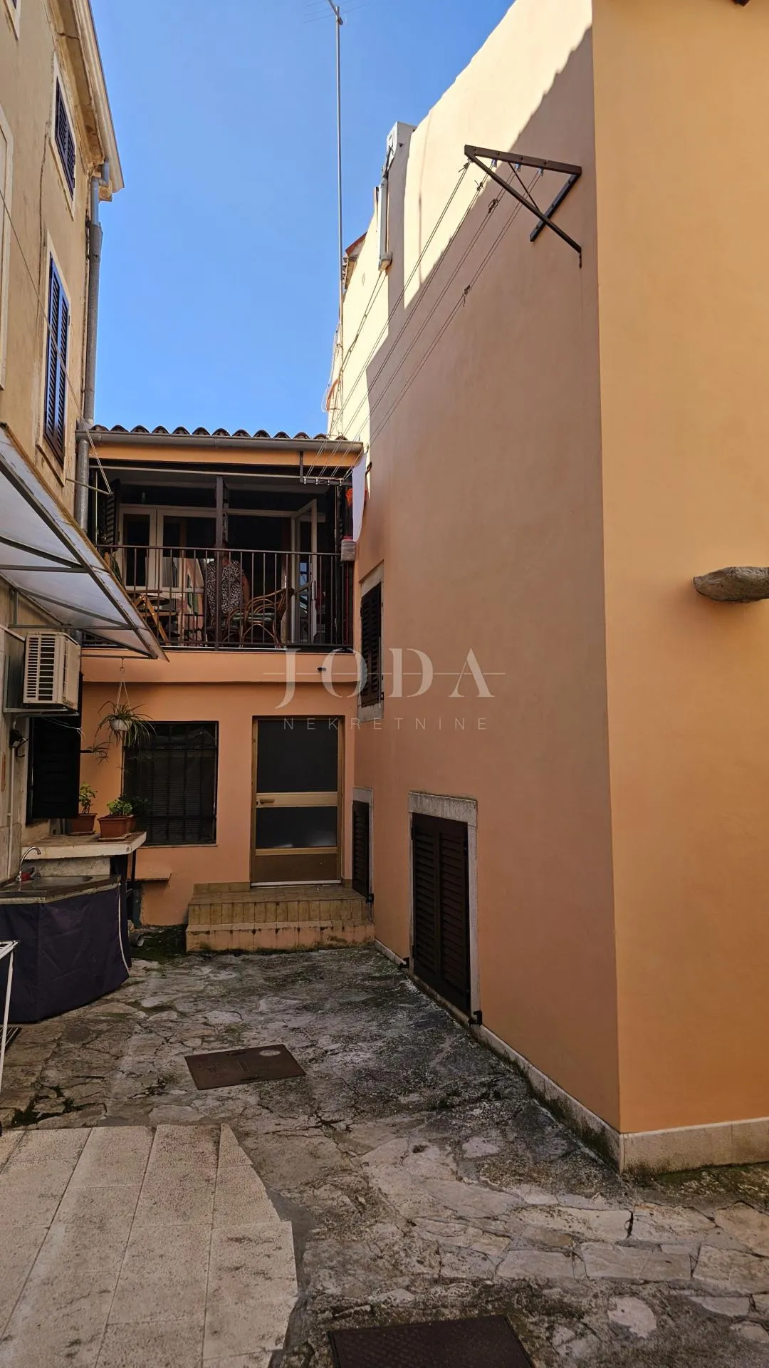 kuća u nizu sa 4 apartmana i balkonom,vrsar centar - slika 32