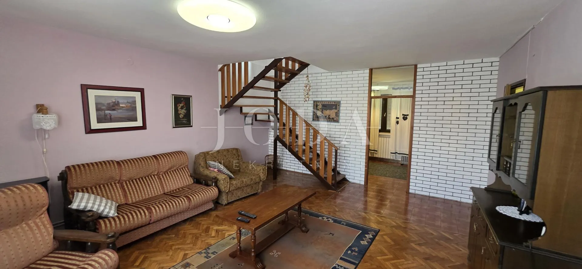 kuća s pogledom na more i dvjema garažama – klenovica - slika 21