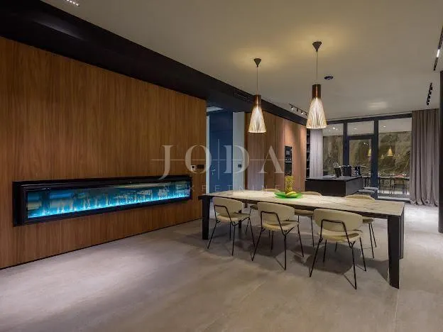 grožnjan, zadivljujuća luksuzna dizajnerska villa - slika 33