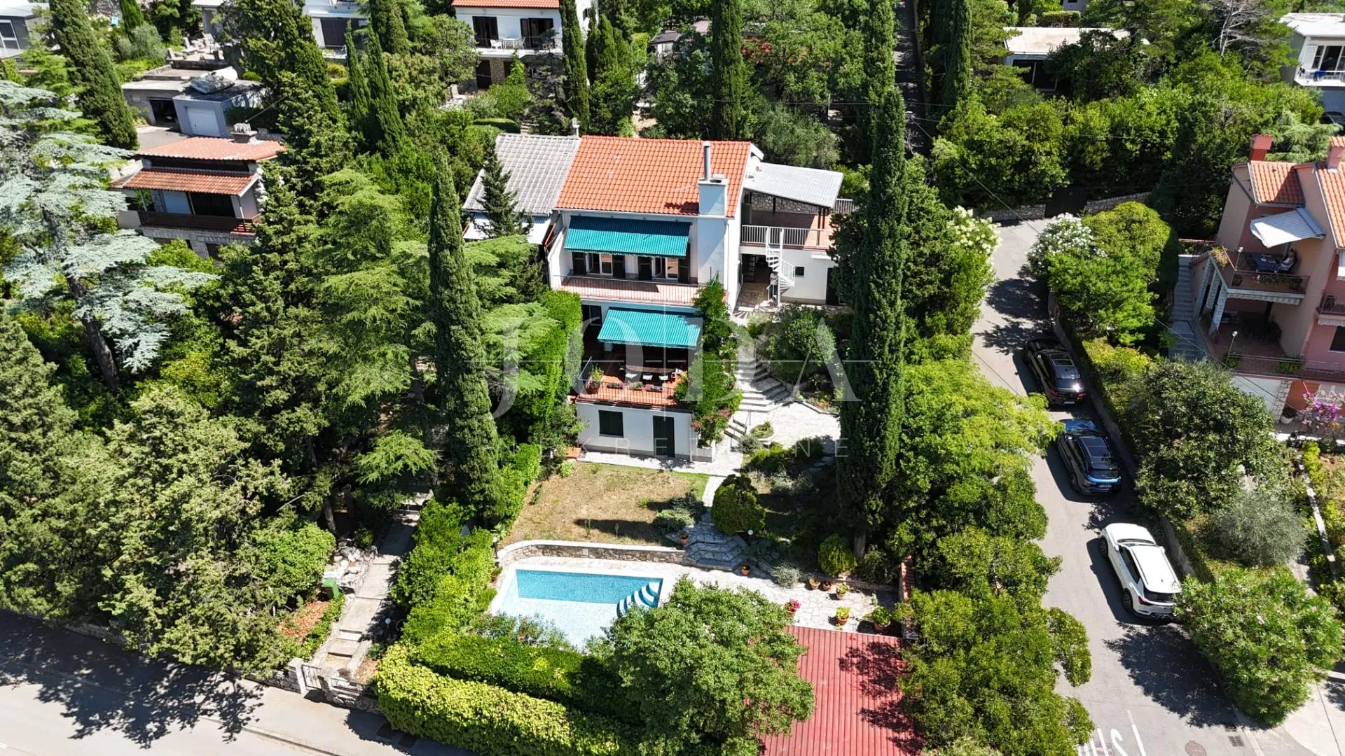 obiteljska kuća na top lokaciji - slika 14