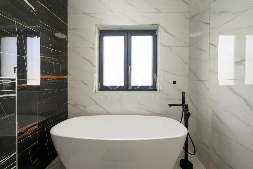žminj, moderna villa sa bazenom, jacuzzijem i saunom - slika 35