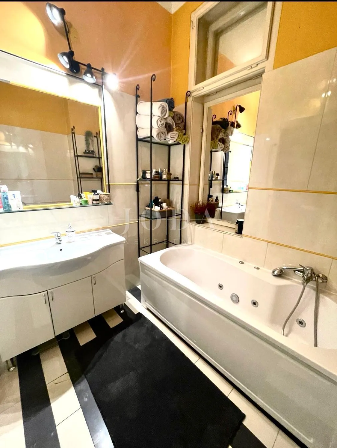 rijeka - kompletno namješten stan s dvije kupaonice i balkonima – mogućnost dva apartmana! - slika 12