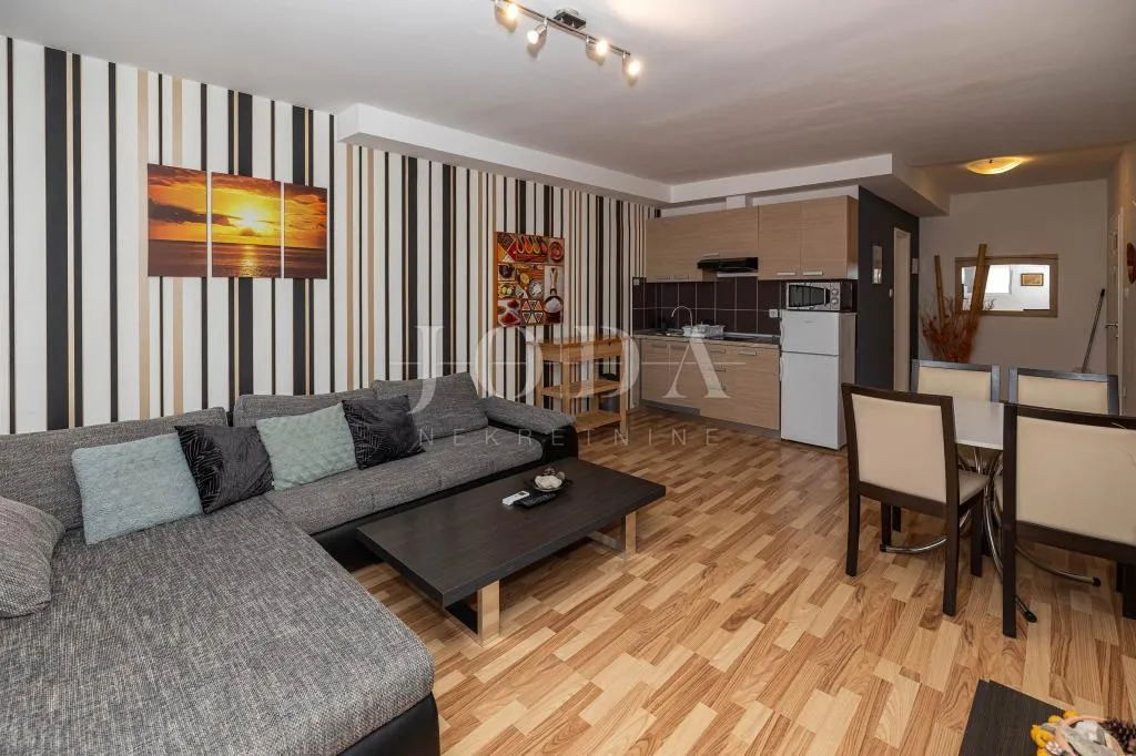 dramalj-kuca sa 7 apartmana - slika 25