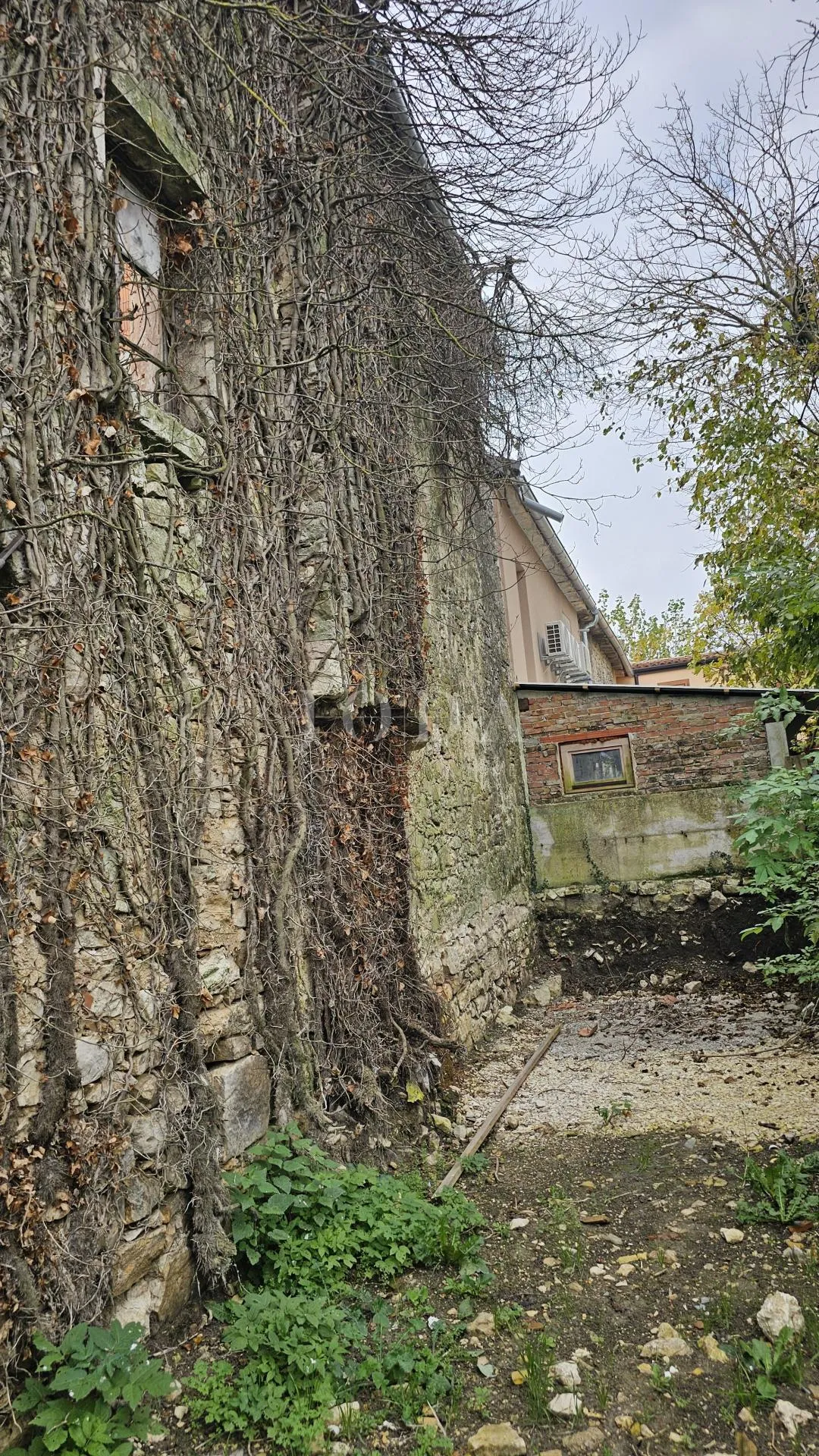 popust!prilika!kamena kuća u nizu sa panoramskim pogledom,buje okolica - slika 14