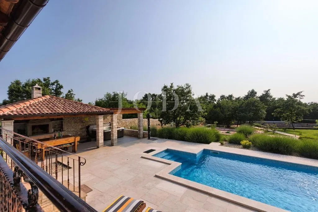 svetvinčenat, okolica, villa sa jacuzzijem i grijanim bazenom - slika 20