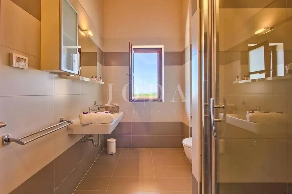 svetvinčenat, okolica, prekrasna villa sa bazenom - slika 36