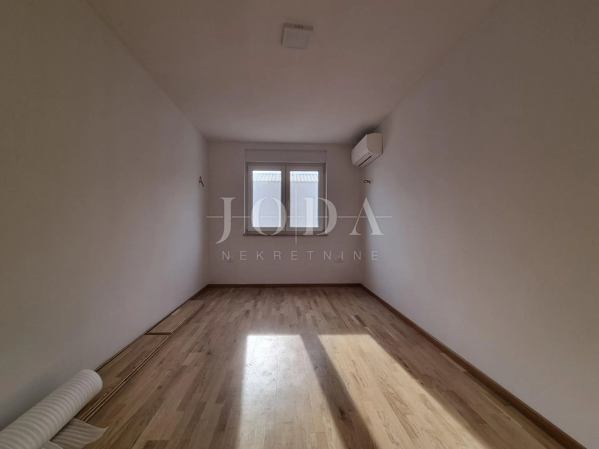 stan u novogradnji sa 2 balkona pogled more otok krk - slika 11