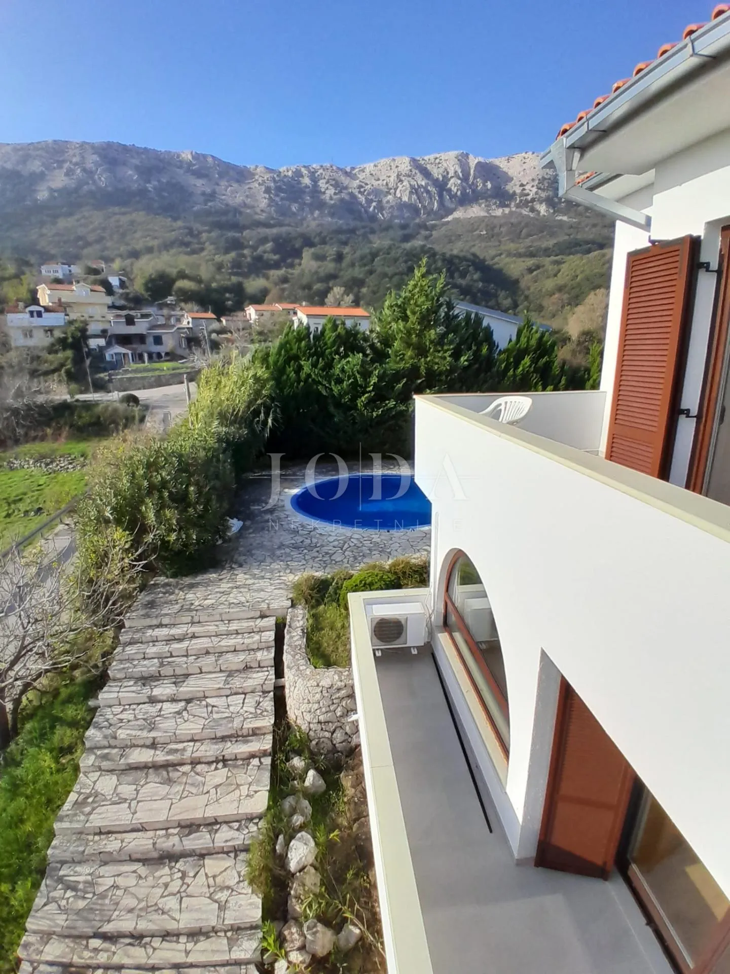 apartman sa bazenom - slika 19