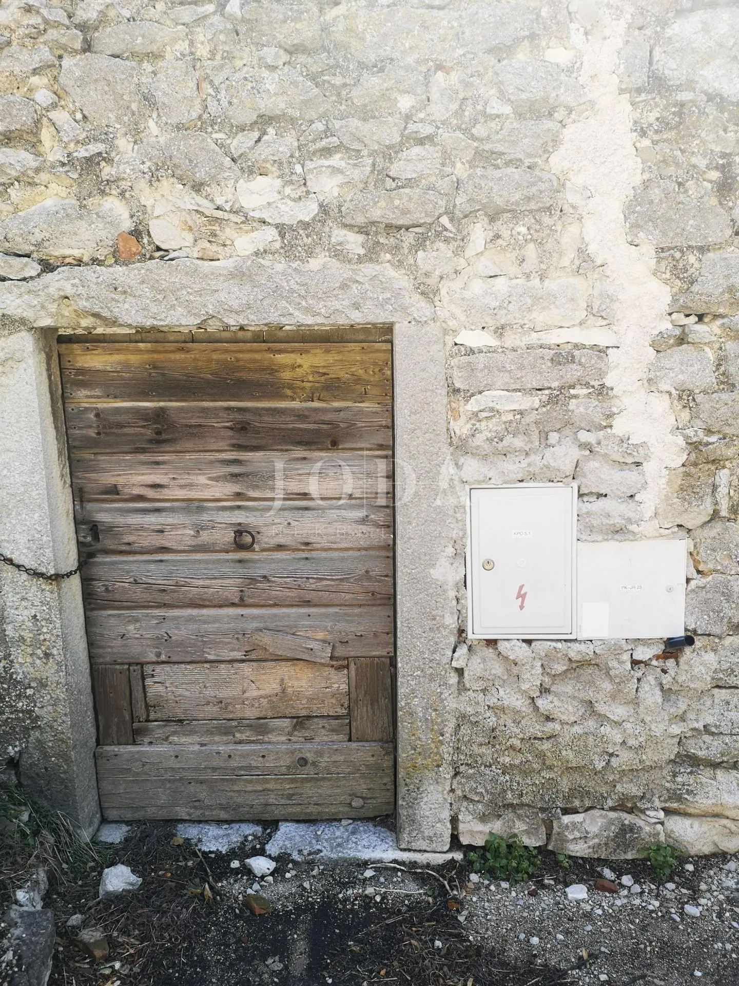 tri kamene kuće u nizu za adaptaciju sa prekrasnim pogledom,pićan - slika 5