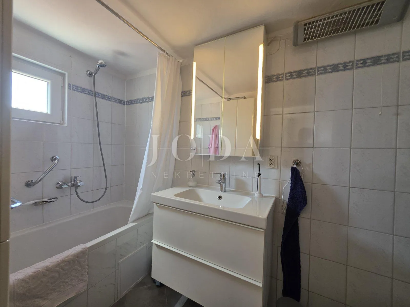 crikvenica, zaleđe, kuća sa tri stambne jedinice i garažom - slika 27