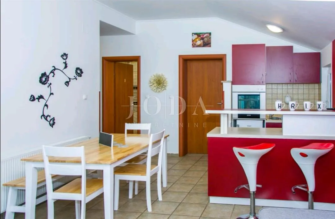 sveti juraj, kuća sa pet stambenih jedinica - slika 24