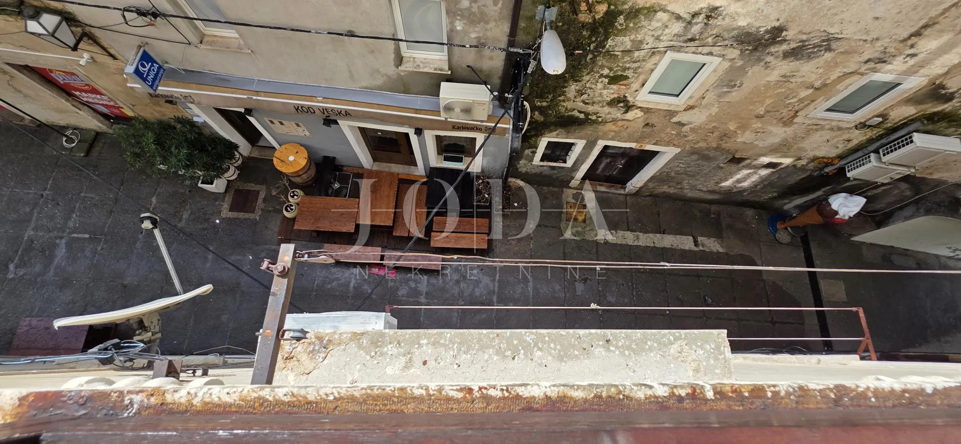 apartman senj prvi red do mora centar 42 m2 - slika 12