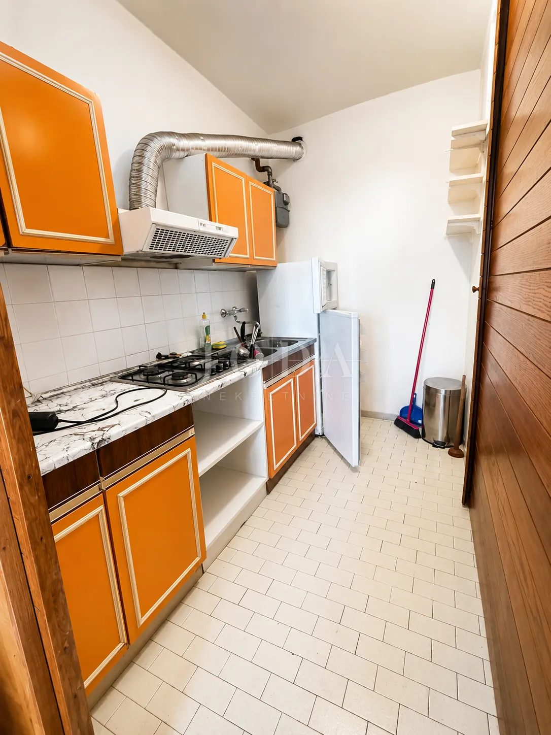 gornja vežica, stan za adaptaciju - slika 3