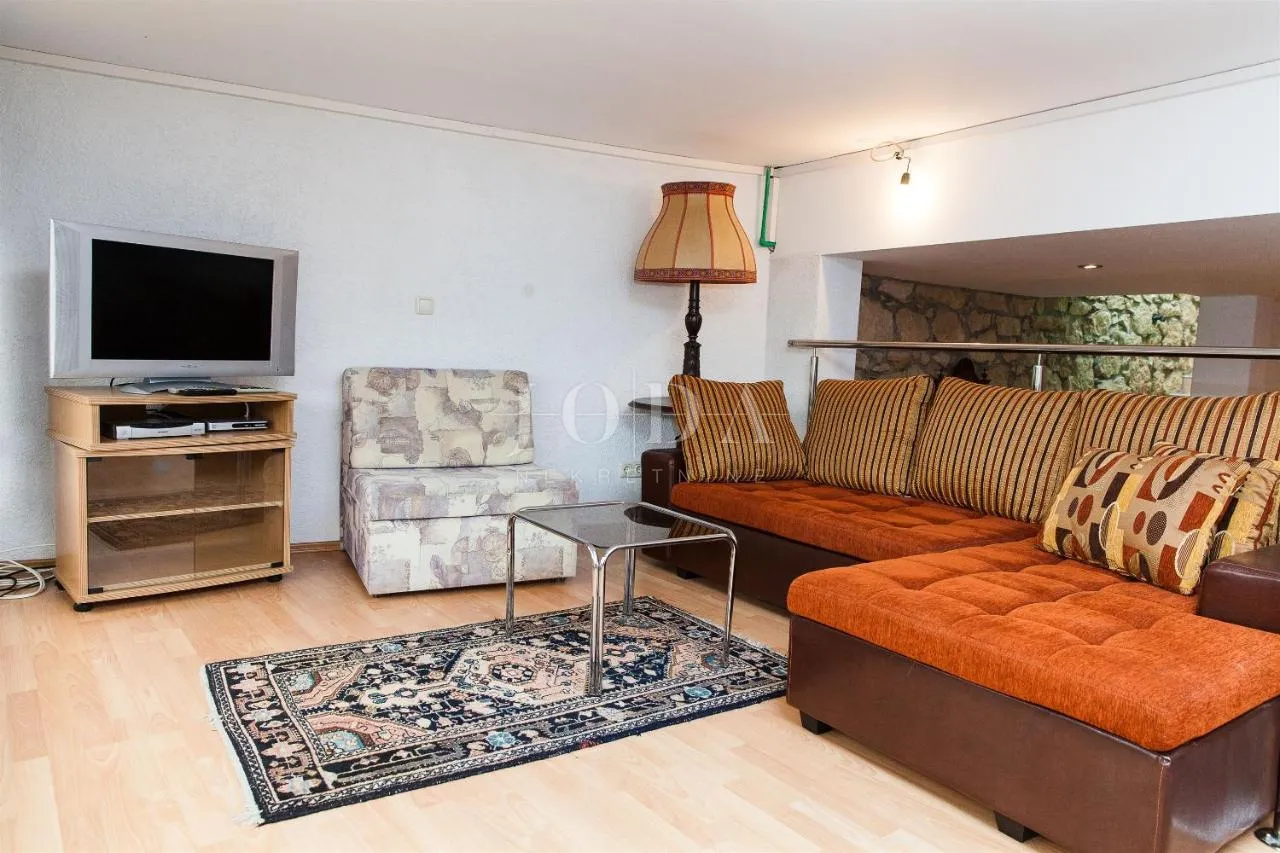 crikvenica, dvije kuće sa osam apartmana - slika 7