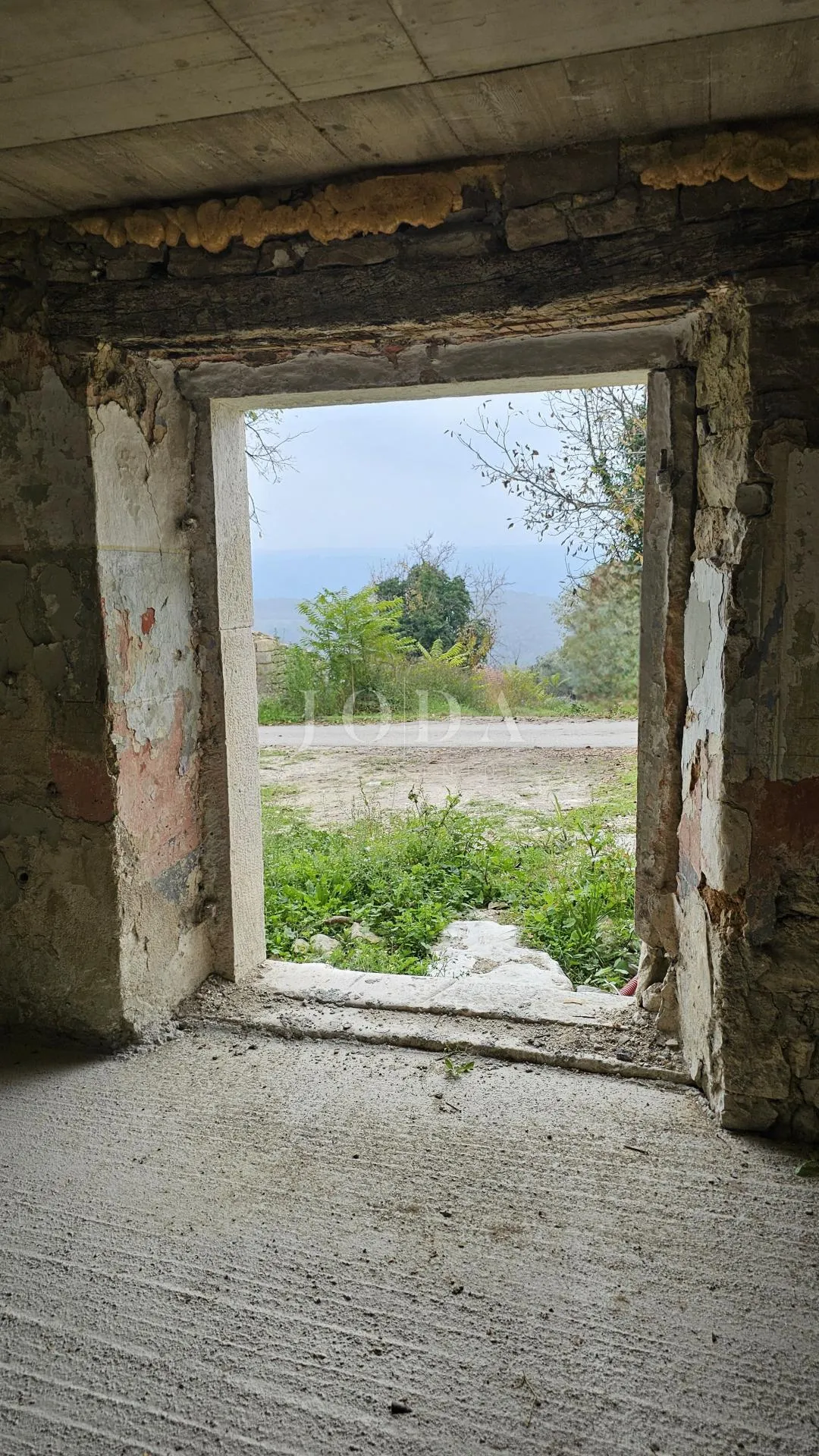 popust!prilika!kamena kuća u nizu sa panoramskim pogledom,buje okolica - slika 20