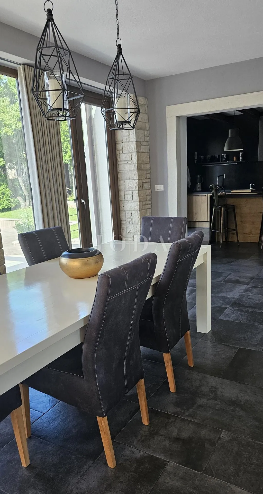 prekrasna villa sa bazenom i prostranom okućnicom,barban okolica - slika 12
