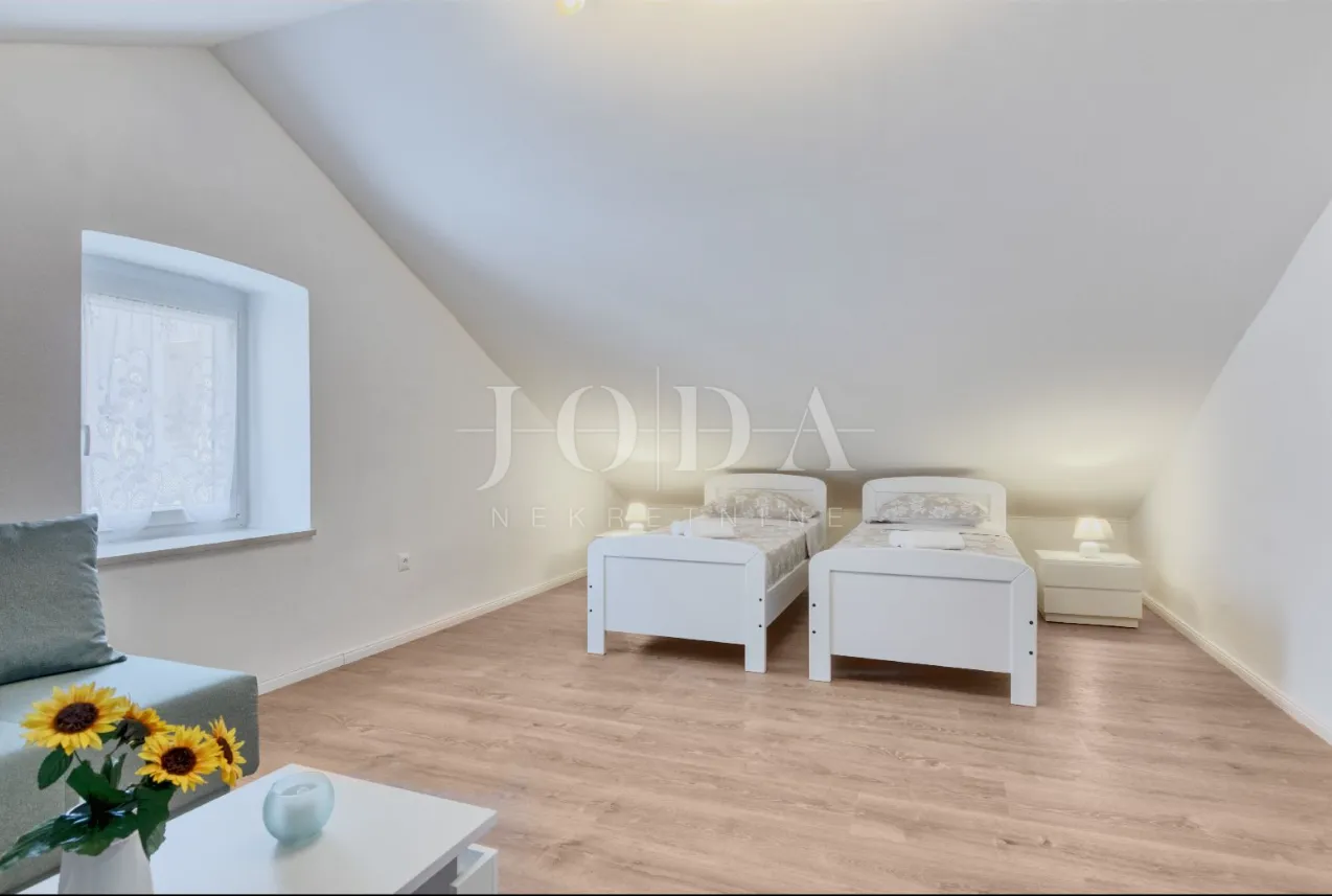 kraljevica - dvojna kuća s okućnicom 453 m², turistički uhodan - slika 18