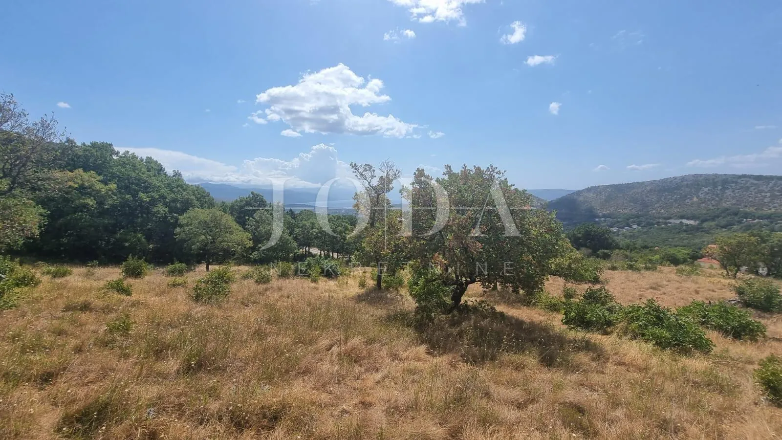 građevinsko zemljište 12000m2 u bribiru sa pogledom na more - slika 5