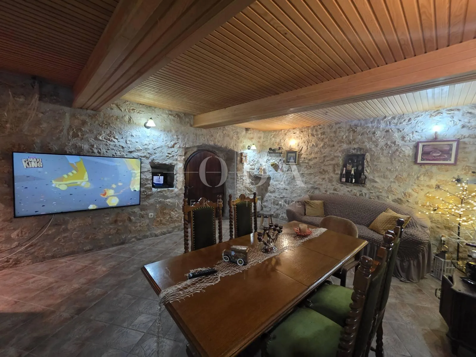 tribalj, autohtona kuća sa pogledom na jezero - slika 25