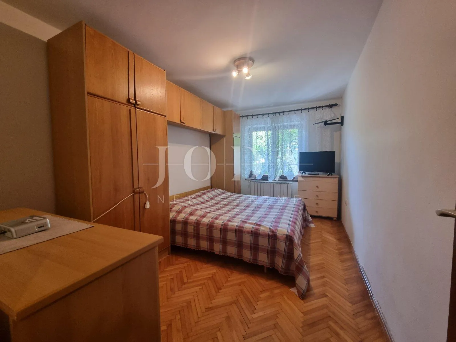 crikvenica, trosobni stan u širem centru grada - slika 9