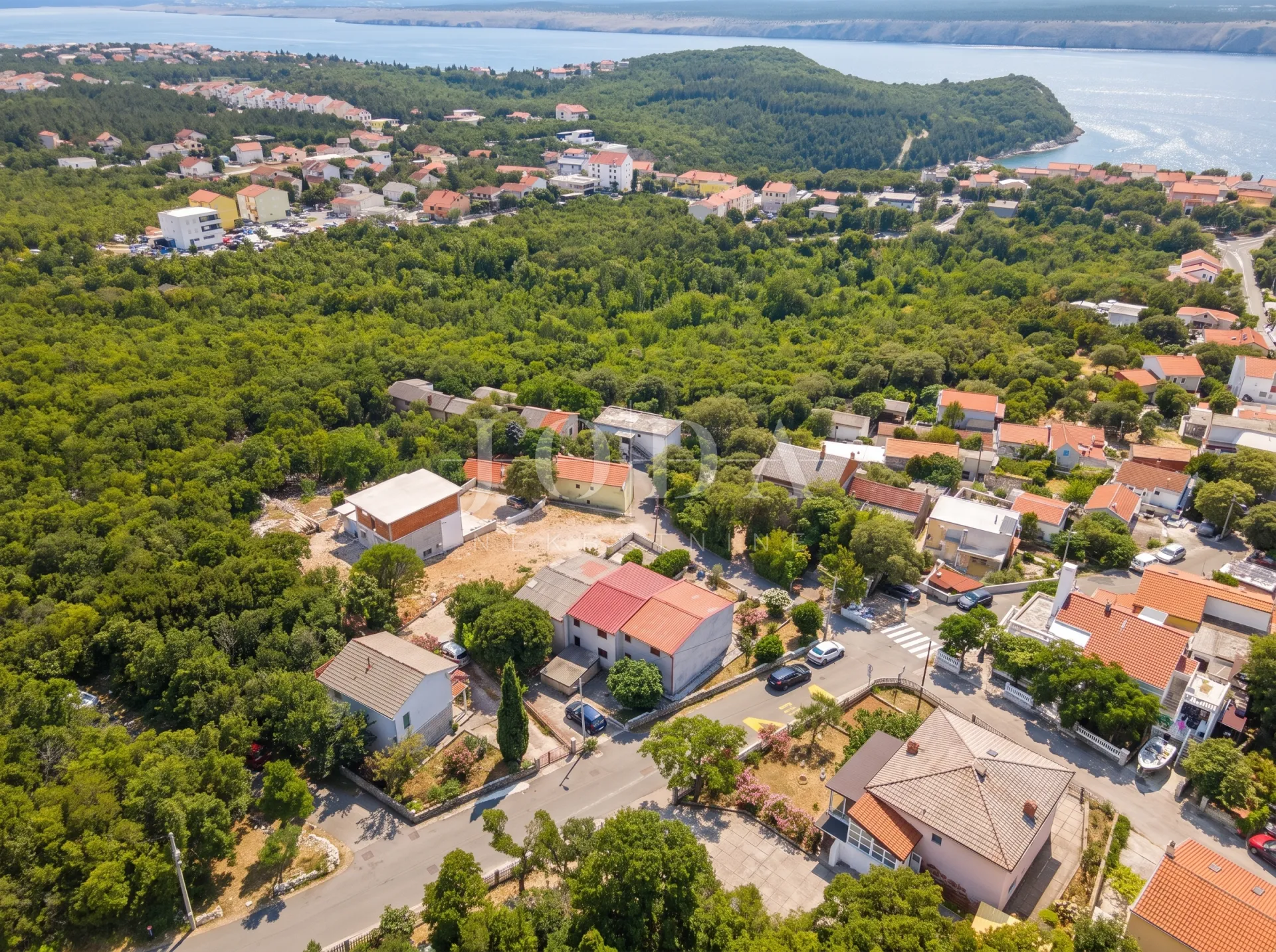 jadranovo – kuća dvojnica idealna za dvije obitelji, 600 m od mora - slika 11