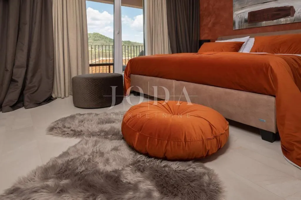 pićan, okolica, prekrasna villa okružena prirodom - slika 17