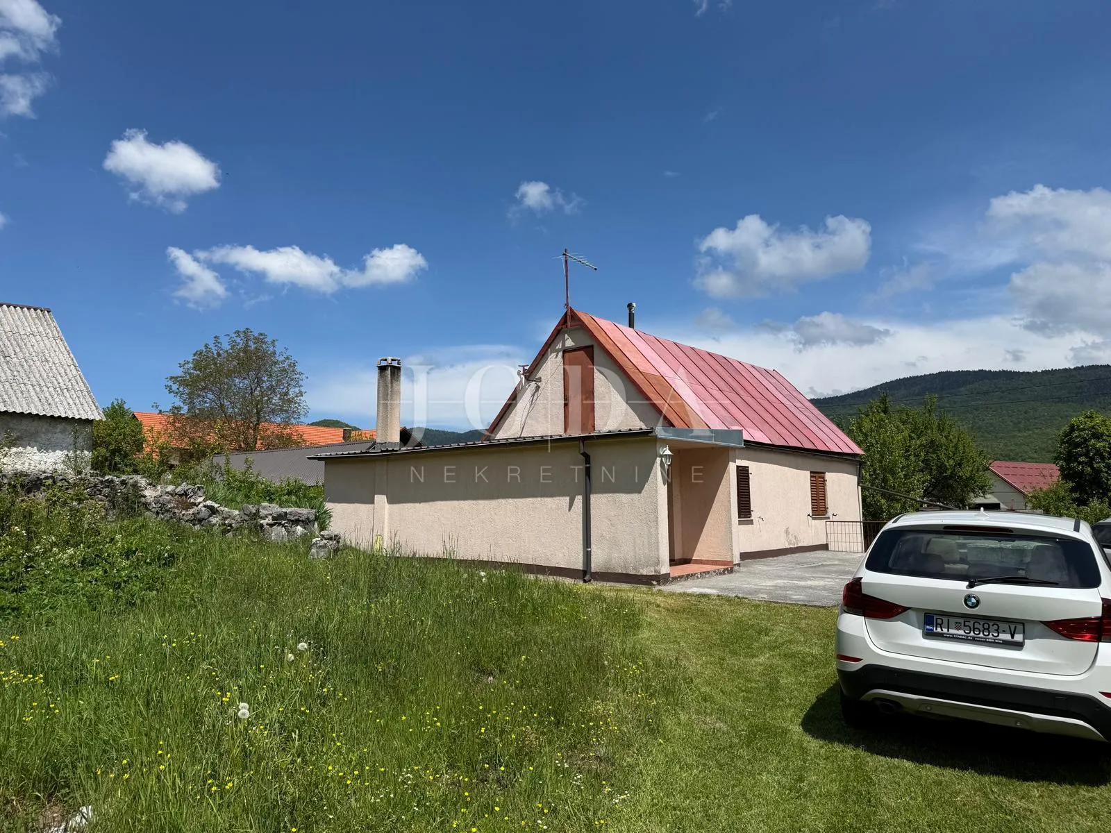 samostojeća prizemnica na mirnoj lokaciji s dodatnim objektom od 20 m² - slika 27